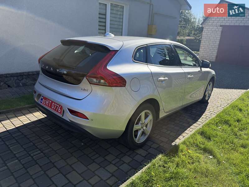 Хэтчбек Volvo V40 2014 в Луцке