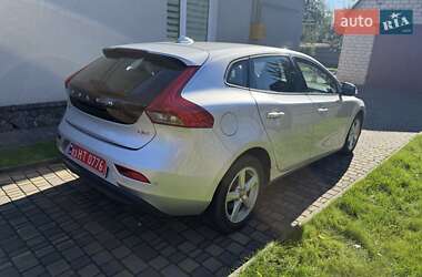 Хэтчбек Volvo V40 2014 в 