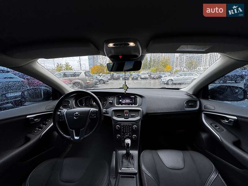 Хетчбек Volvo V40 2019 в Києві фото 15 Хетчбек Volvo V40 2019 в Києві