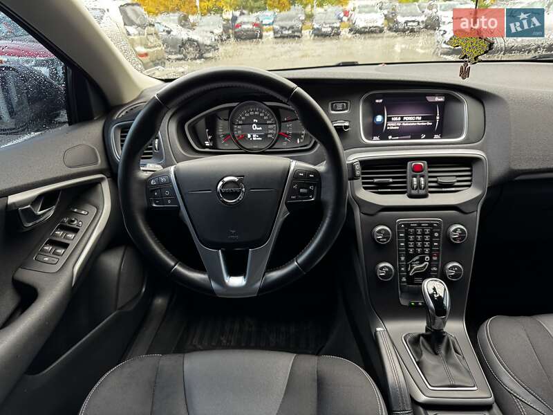 Хетчбек Volvo V40 2019 в Києві фото 18 Хетчбек Volvo V40 2019 в Києві