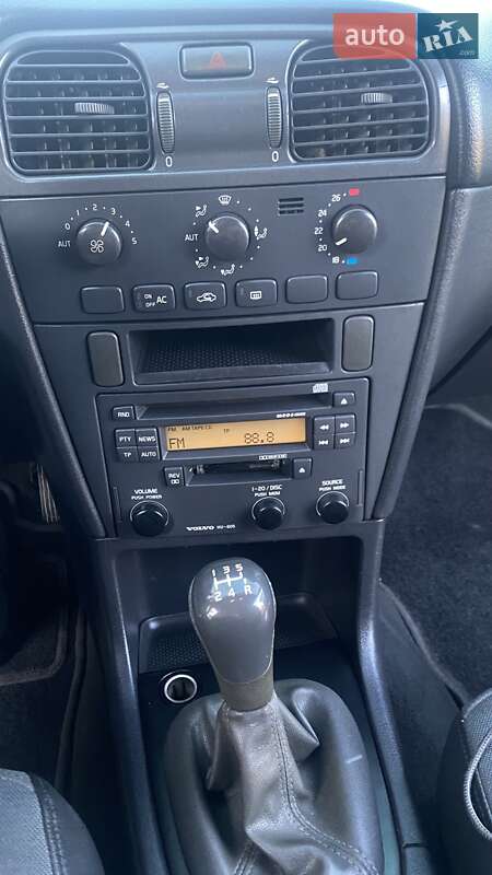 Універсал Volvo V40 2002 в Чернівцях фото 13 Універсал Volvo V40 2002 в Чернівцях