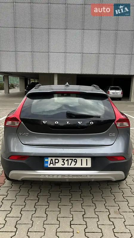Volvo V40 2015