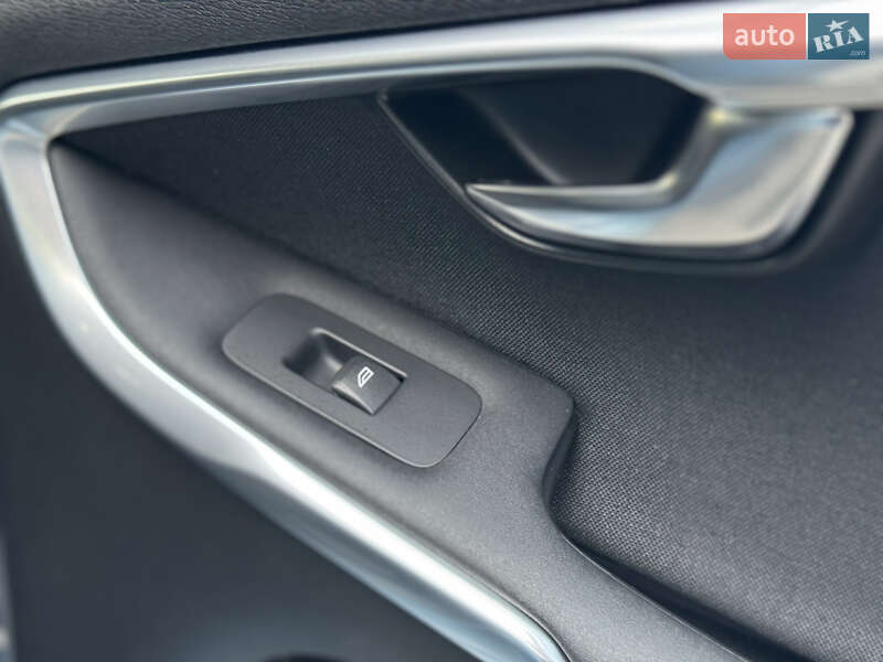 Хетчбек Volvo V40 2013 в Стрию
