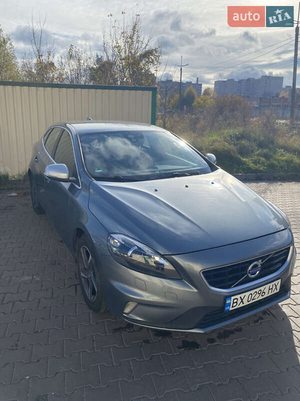 Хэтчбек Volvo V40 2015 в Хмельницком