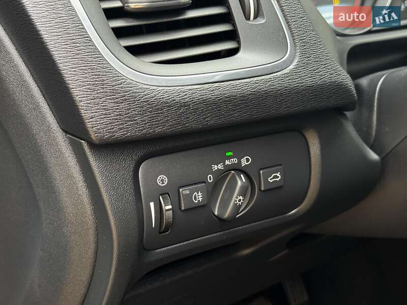 Хетчбек Volvo V40 2015 в Києві фото 22 Хетчбек Volvo V40 2015 в Києві