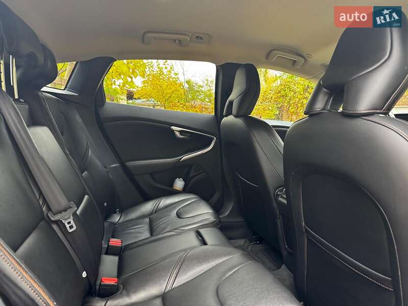 Хетчбек Volvo V40 2015 в Києві фото 29 Хетчбек Volvo V40 2015 в Києві