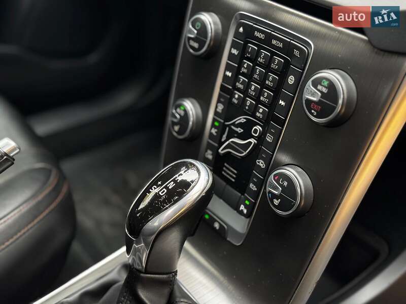 Хетчбек Volvo V40 2015 в Києві фото 33 Хетчбек Volvo V40 2015 в Києві
