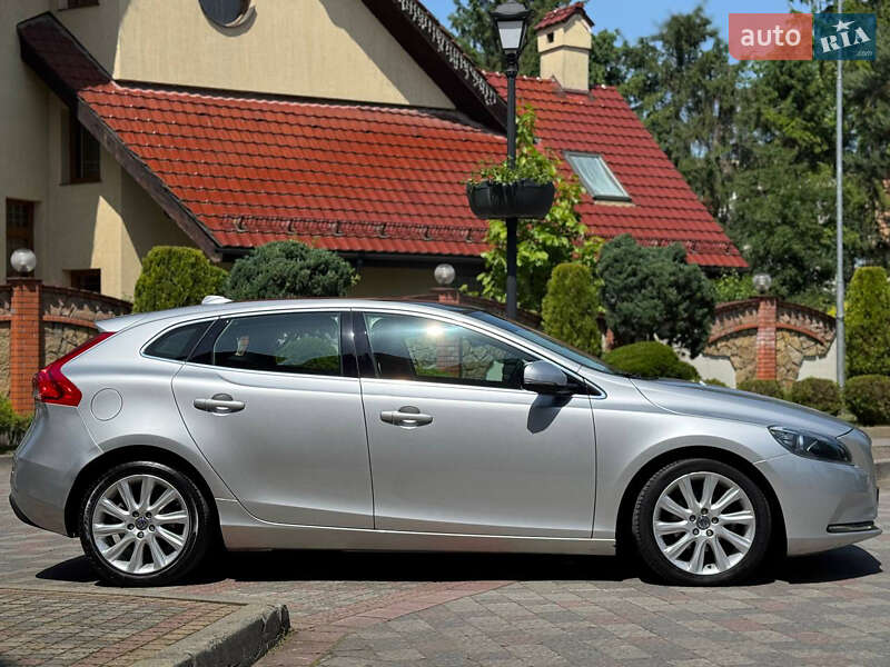Хэтчбек Volvo V40 2013 в Львове