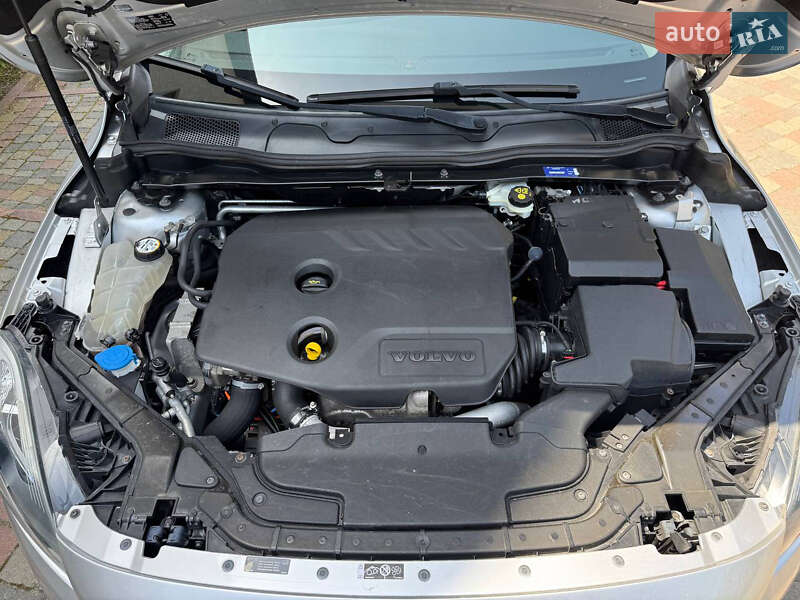 Хэтчбек Volvo V40 2013 в Львове