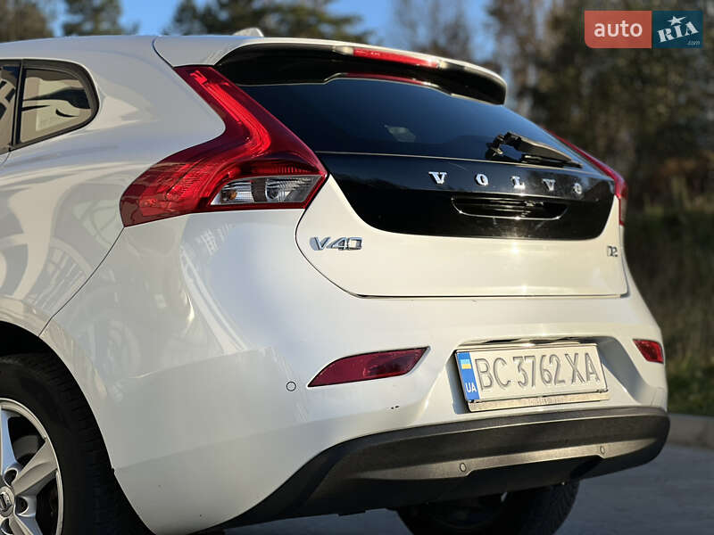 Хетчбек Volvo V40 2017 в Новояворівську фото 22 Хетчбек Volvo V40 2017 в Новояворівську