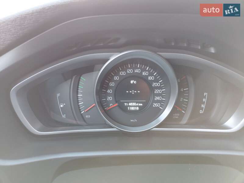 Хэтчбек Volvo V40 2013 в Бердичеве