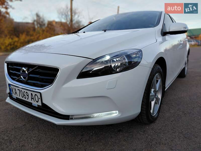 Хэтчбек Volvo V40 2013 в Бердичеве
