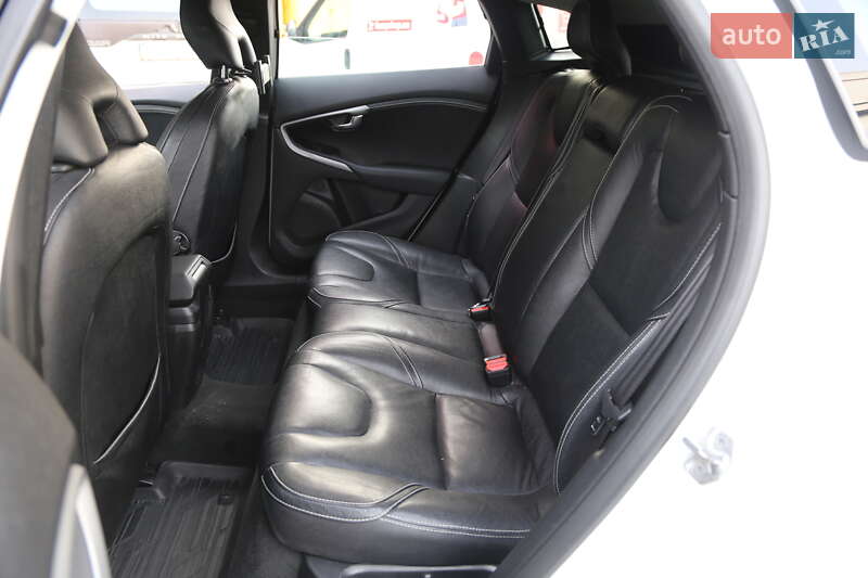 Хэтчбек Volvo V40 2013 в Киеве фото 10 Хэтчбек Volvo V40 2013 в Киеве