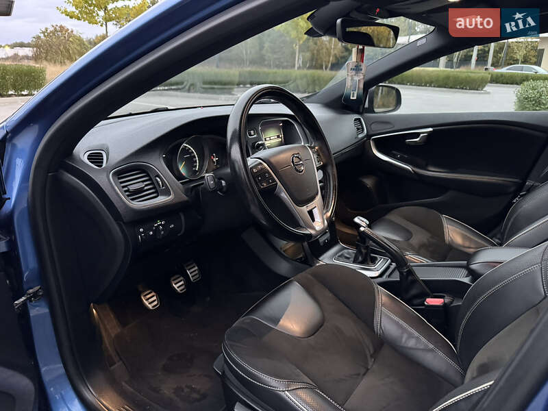 Хетчбек Volvo V40 2017 в Ірпені фото 36 Хетчбек Volvo V40 2017 в Ірпені