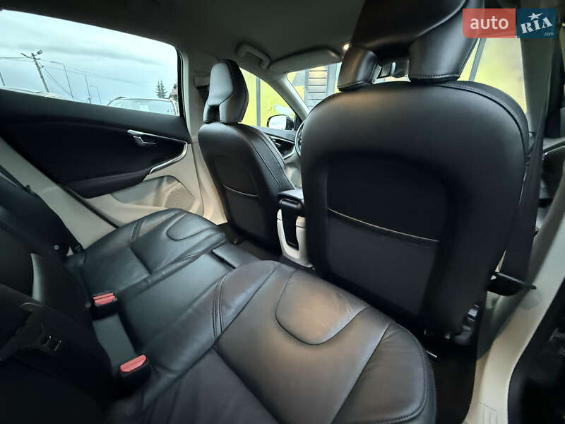 Хэтчбек Volvo V40 2013 в Стрые фото 35 Хэтчбек Volvo V40 2013 в Стрые