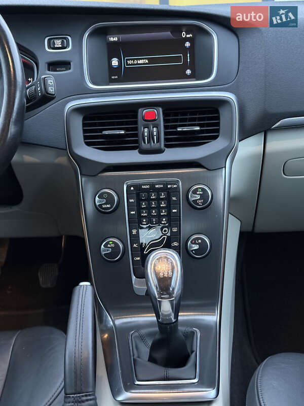 Хэтчбек Volvo V40 2013 в Стрые фото 38 Хэтчбек Volvo V40 2013 в Стрые