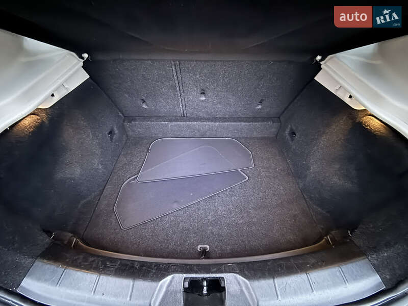 Хэтчбек Volvo V40 2013 в Стрые фото 42 Хэтчбек Volvo V40 2013 в Стрые