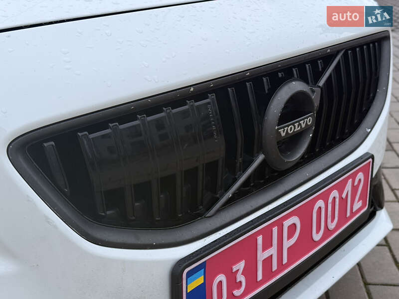 Хетчбек Volvo V40 2015 в Луцьку
