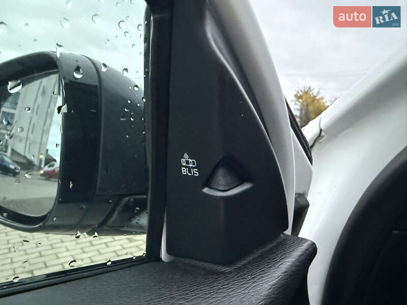 Хетчбек Volvo V40 2015 в Луцьку