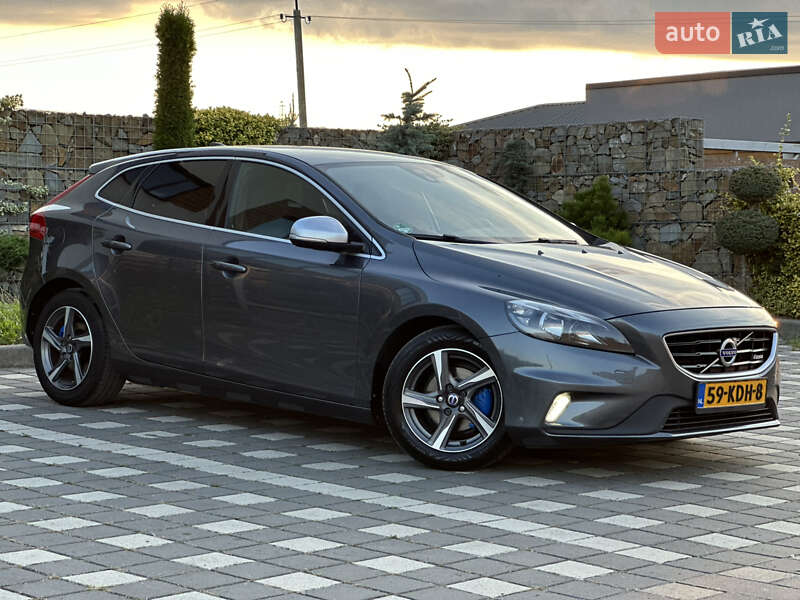 Хетчбек Volvo V40 2014 в Стрию