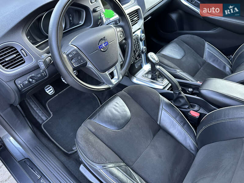 Хетчбек Volvo V40 2014 в Стрию