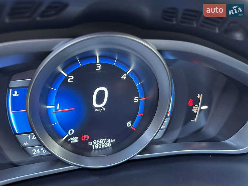 Хетчбек Volvo V40 2014 в Стрию