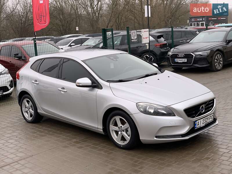 Хэтчбек Volvo V40 2014 в Бердичеве