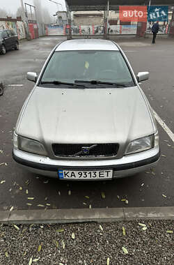 Универсал Volvo V40 1998 в Киеве
