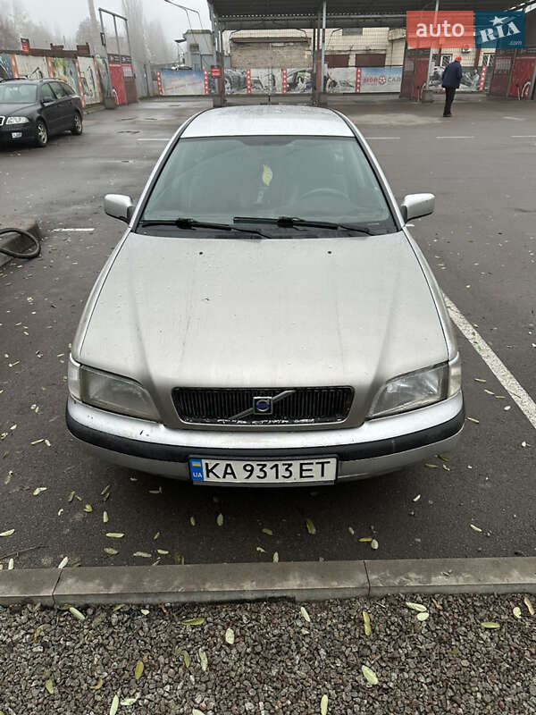 Volvo V40 1998 Volvo V40 1998