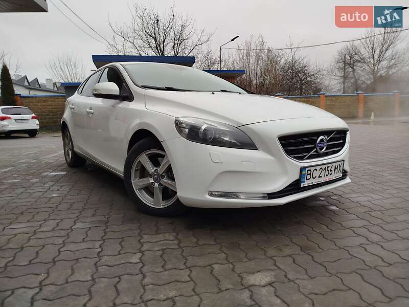 Volvo V40 2014