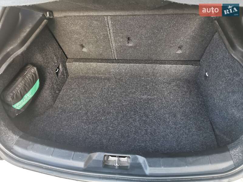 Хетчбек Volvo V40 2016 в Львові фото 4 Хетчбек Volvo V40 2016 в Львові