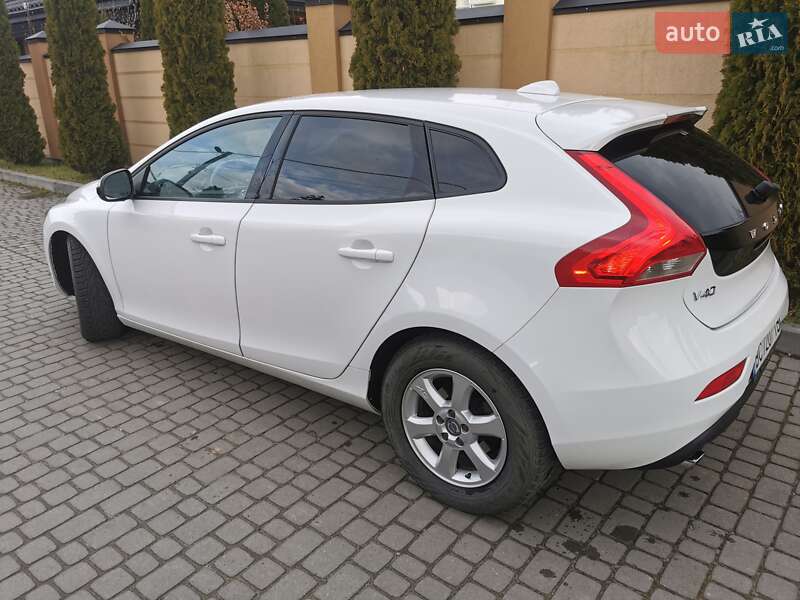 Хетчбек Volvo V40 2016 в Львові фото 13 Хетчбек Volvo V40 2016 в Львові
