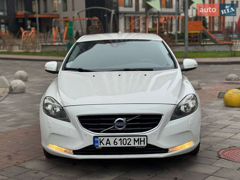 Volvo V40 2013