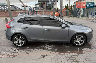 Хетчбек Volvo V40 2015 в Рівному