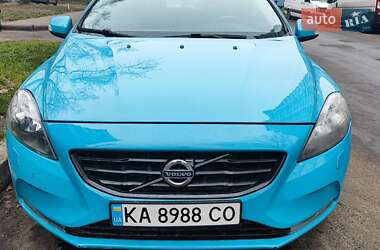 Хэтчбек Volvo V40 2013 в Киеве