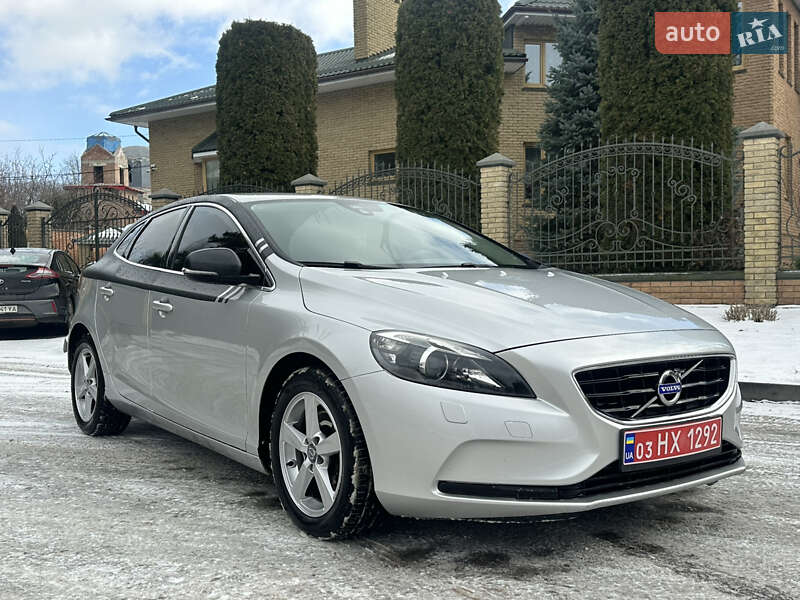 Хетчбек Volvo V40 2012 в Луцьку