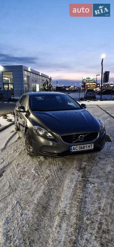 Хэтчбек Volvo V40 2013 в Луцке