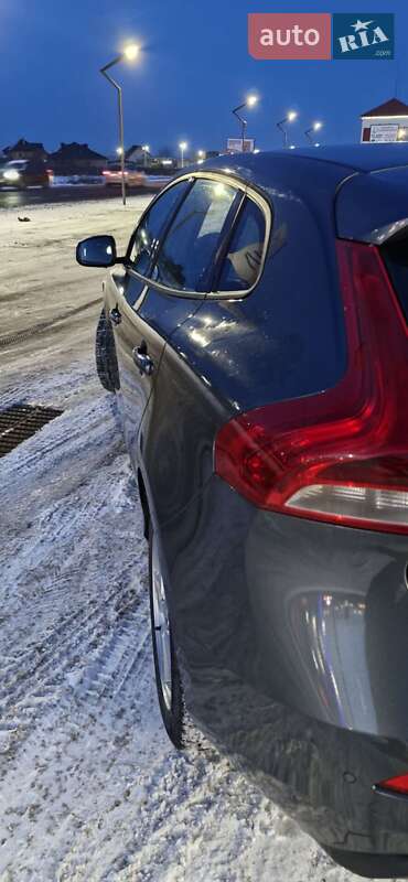 Хэтчбек Volvo V40 2013 в Луцке