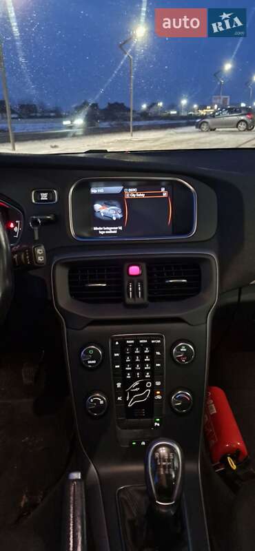 Хэтчбек Volvo V40 2013 в Луцке