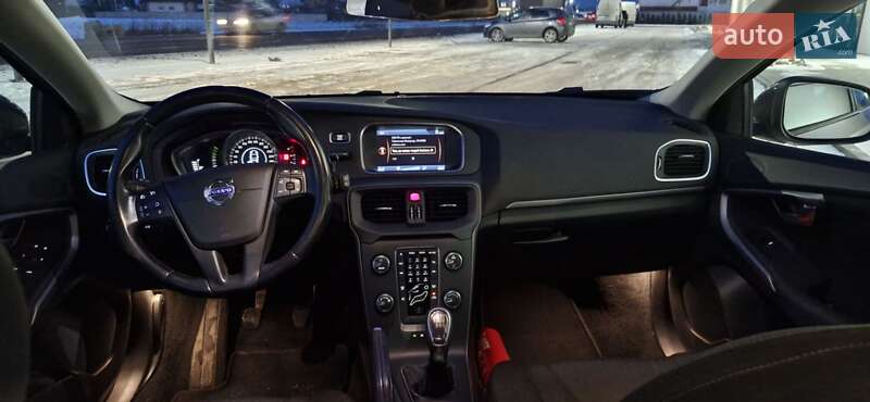 Хэтчбек Volvo V40 2013 в Луцке