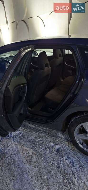 Хэтчбек Volvo V40 2013 в Луцке