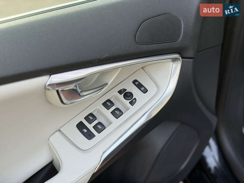 Хетчбек Volvo V40 2013 в Стрию