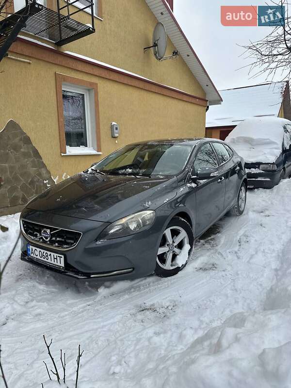 Хэтчбек Volvo V40 2013 в Луцке