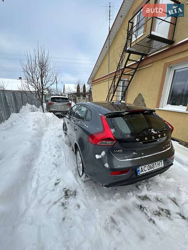 Хэтчбек Volvo V40 2013 в Луцке