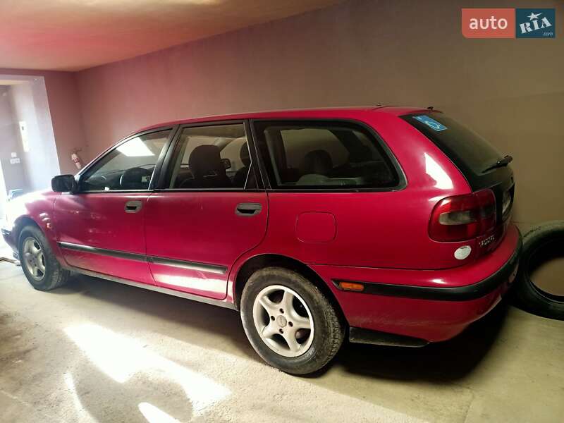 Універсал Volvo V40 1996 в Івано-Франківську