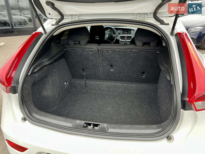 Хэтчбек Volvo V40 2013 в Киеве фото 16 Хэтчбек Volvo V40 2013 в Киеве