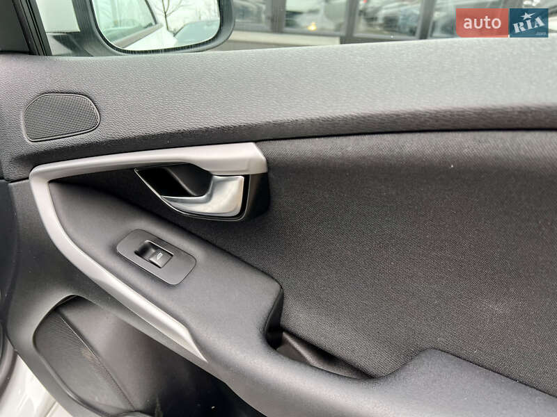 Хэтчбек Volvo V40 2013 в Киеве фото 47 Хэтчбек Volvo V40 2013 в Киеве