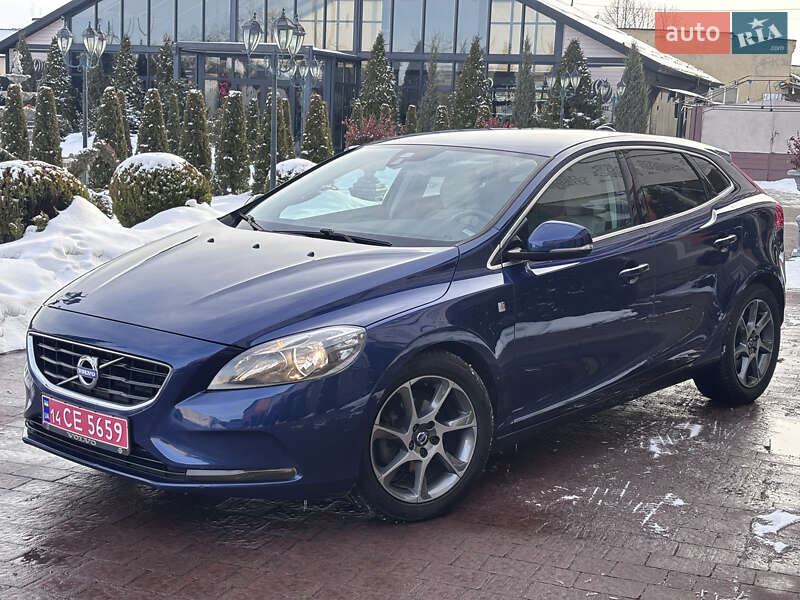 Хетчбек Volvo V40 2015 в Стрию