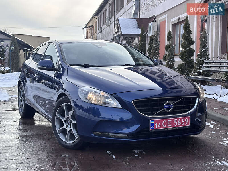 Хетчбек Volvo V40 2015 в Стрию