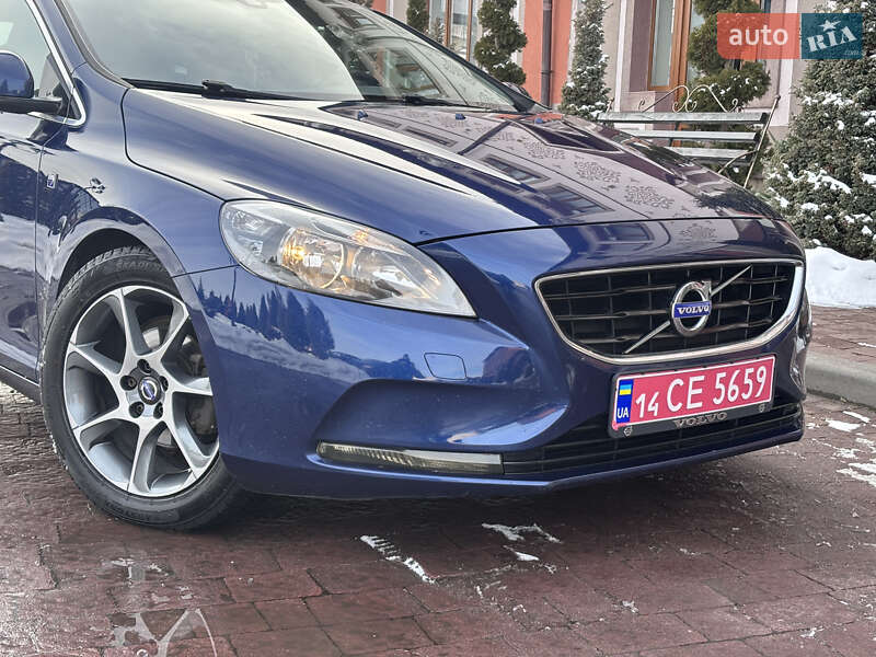 Хетчбек Volvo V40 2015 в Стрию